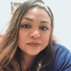 Meet your Posher, Yaneth